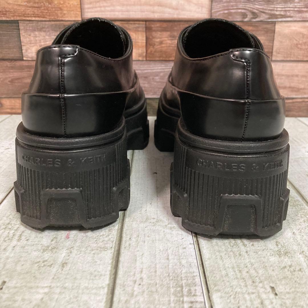 チャールズアンドキース　23.5　ジップアップ プラットフォームローファー　黒