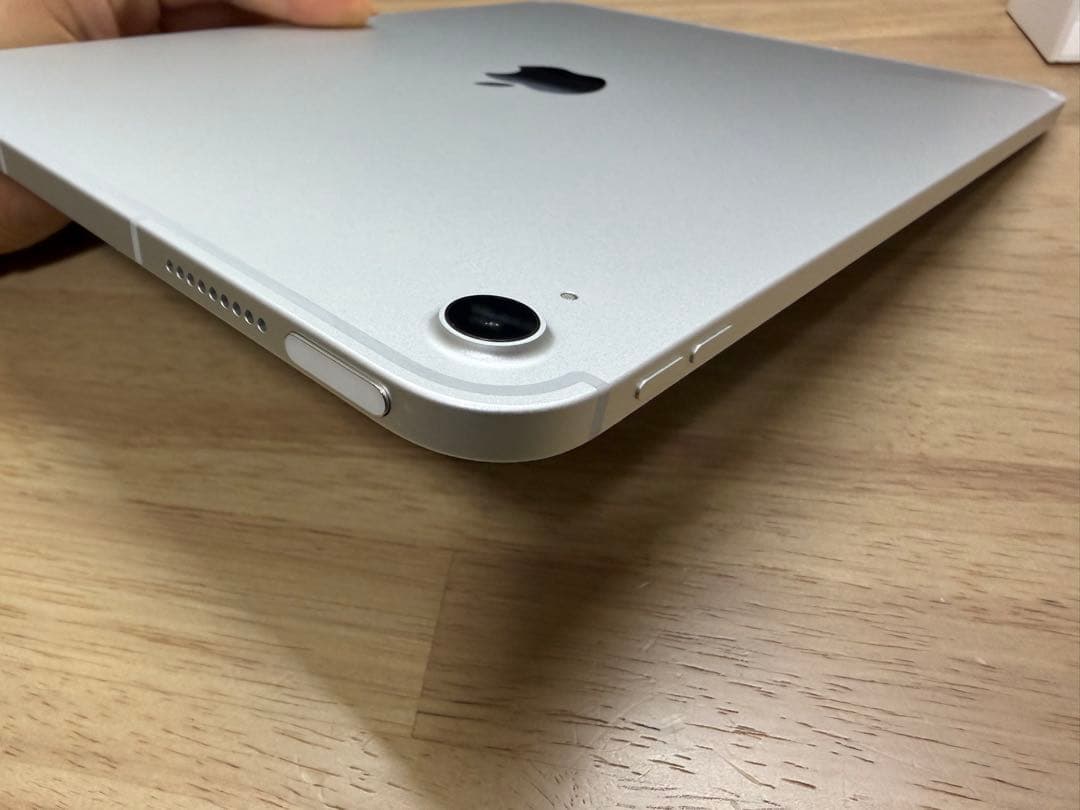 最新 IPad 第11世代 128GB Cellular キーボード付 A16