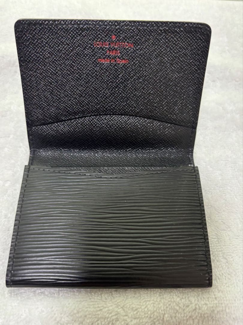 ルイヴィトン エピ（黒）名刺入れ