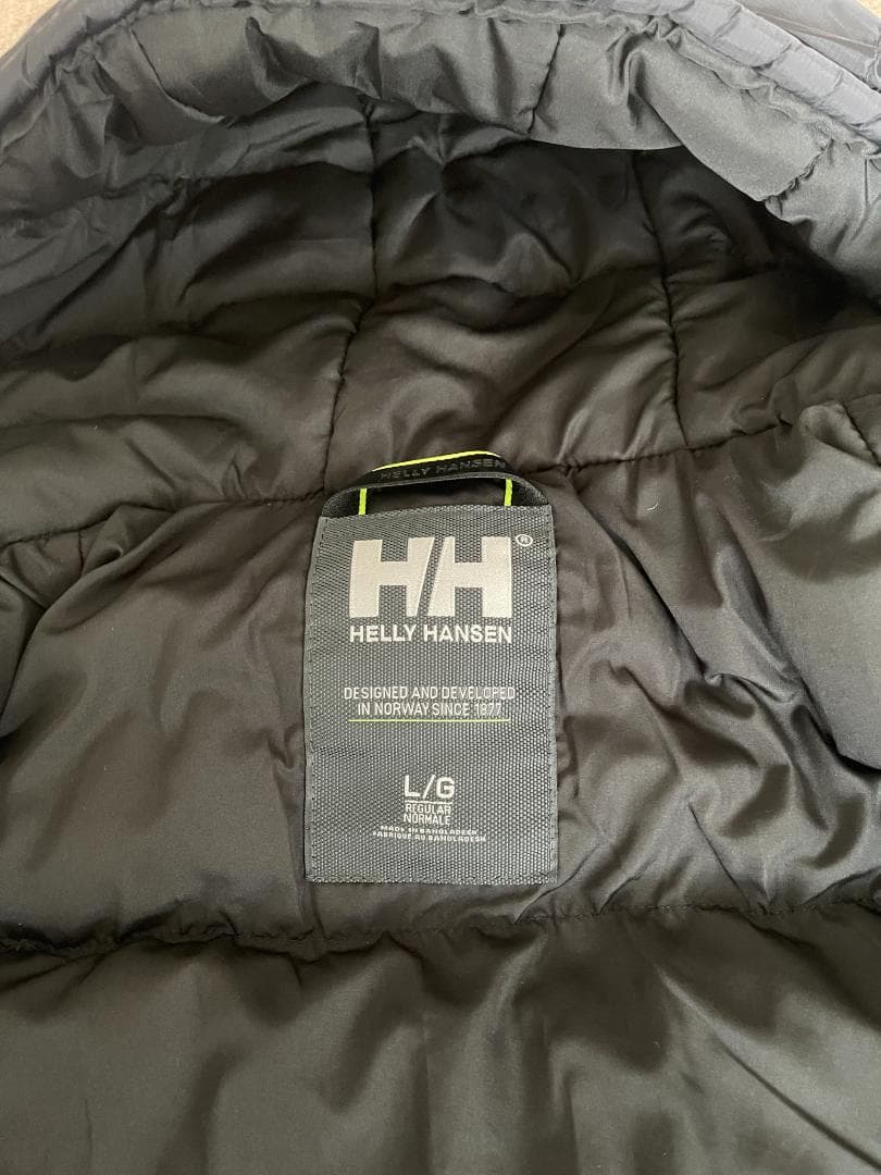 ［新品］Helly HansenヘリーハンセンActivePuffyジャケット黒