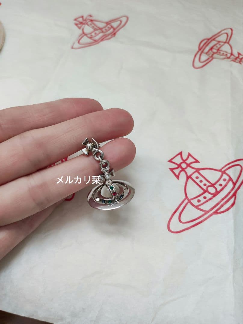 ゆ。様 17日ヴィヴィアンウエストウッド 廃盤タイニーオーブ シングルピアス片耳