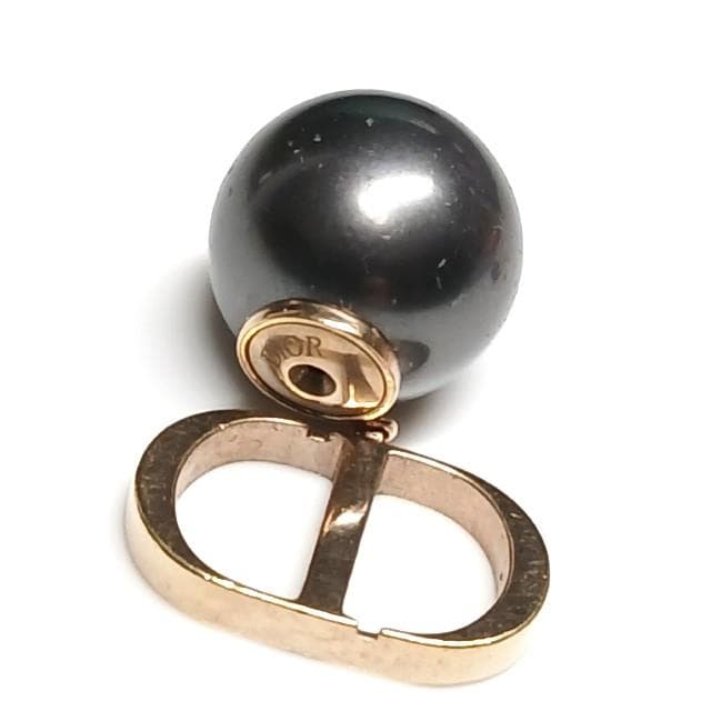 まい様　ディオール トライバルピアス ブラックパール調 CD ボール 片耳