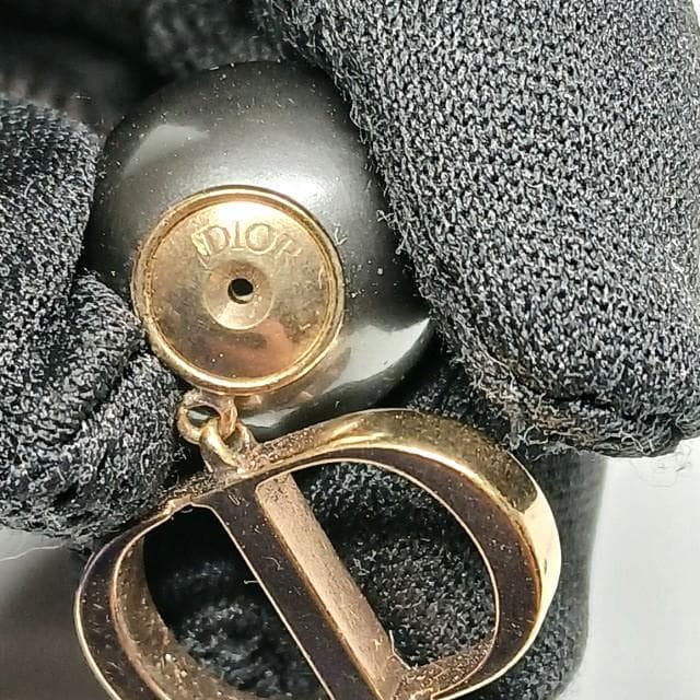 まい様　ディオール トライバルピアス ブラックパール調 CD ボール 片耳