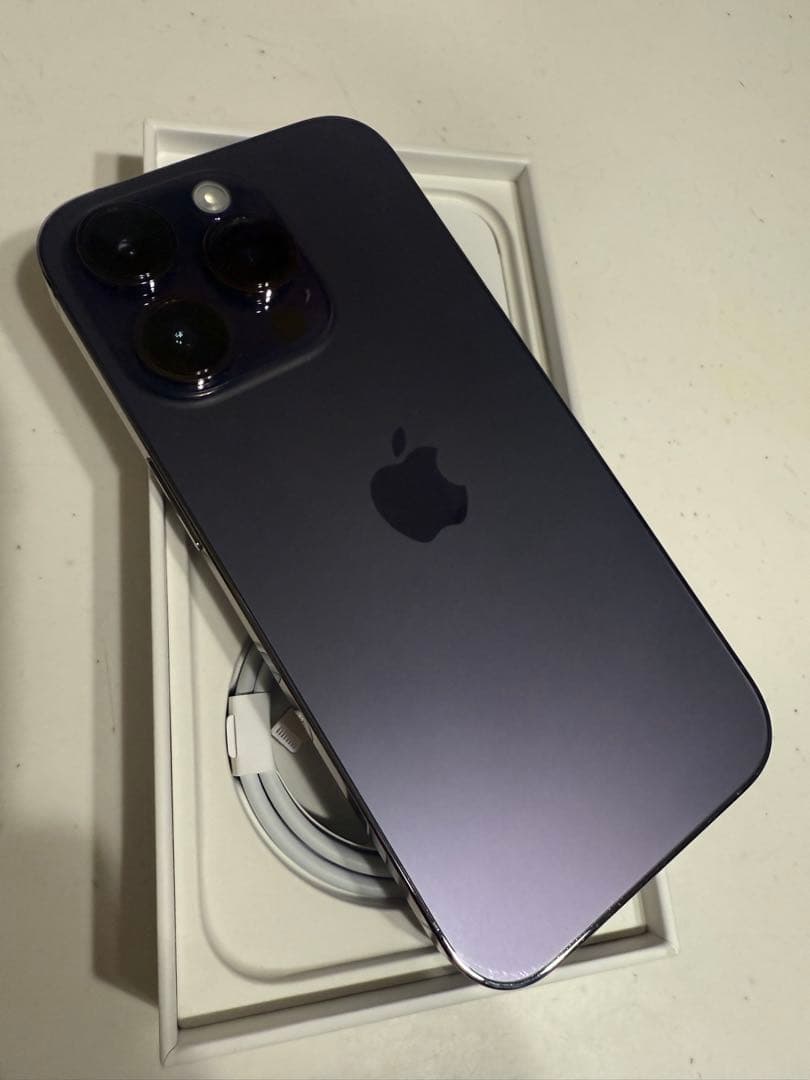 iPhone 14pro 256GB ディープパープル　バッテリー82%