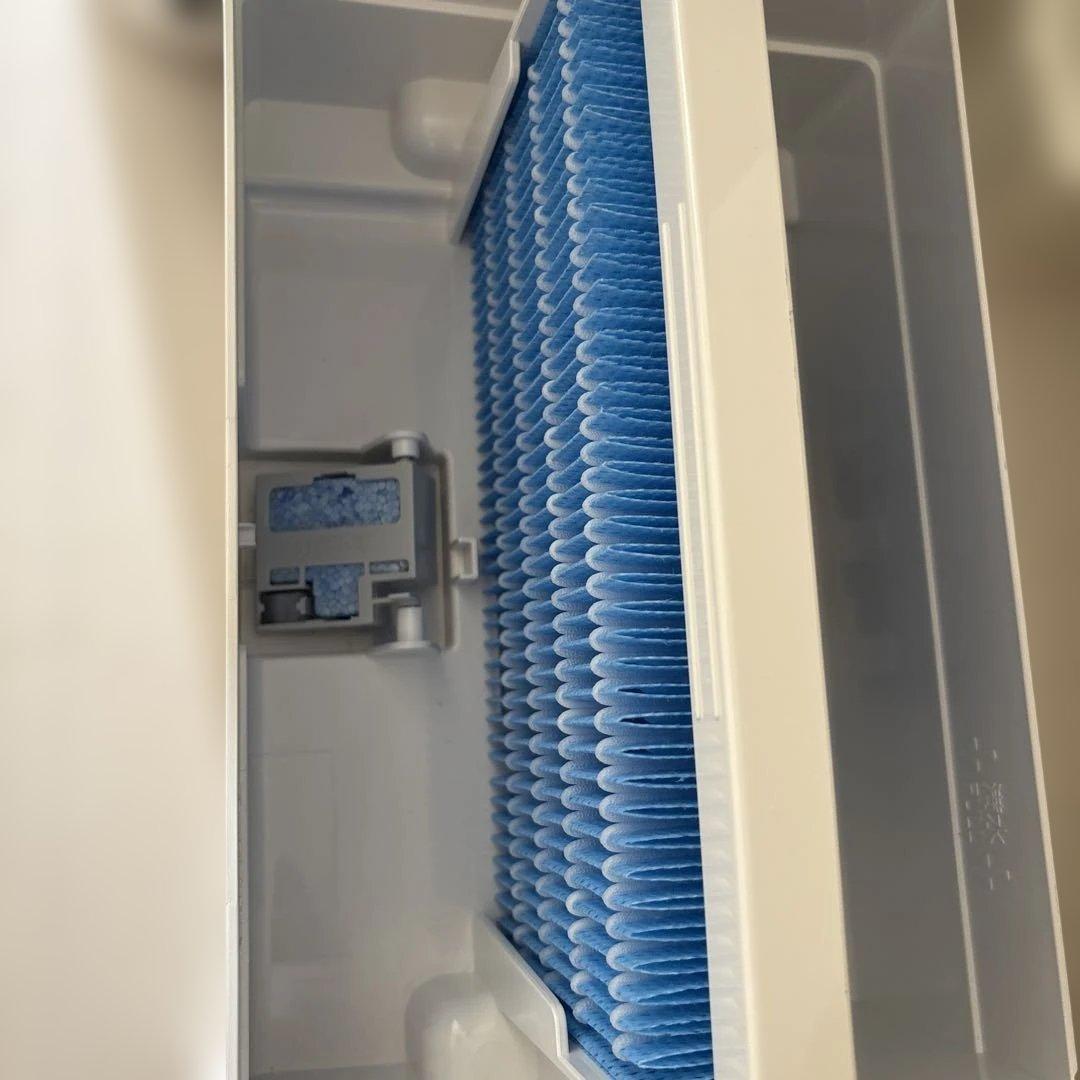 SHARP シャープ　加湿空気清浄機　KI-NS40-W 加湿器　空気清浄機