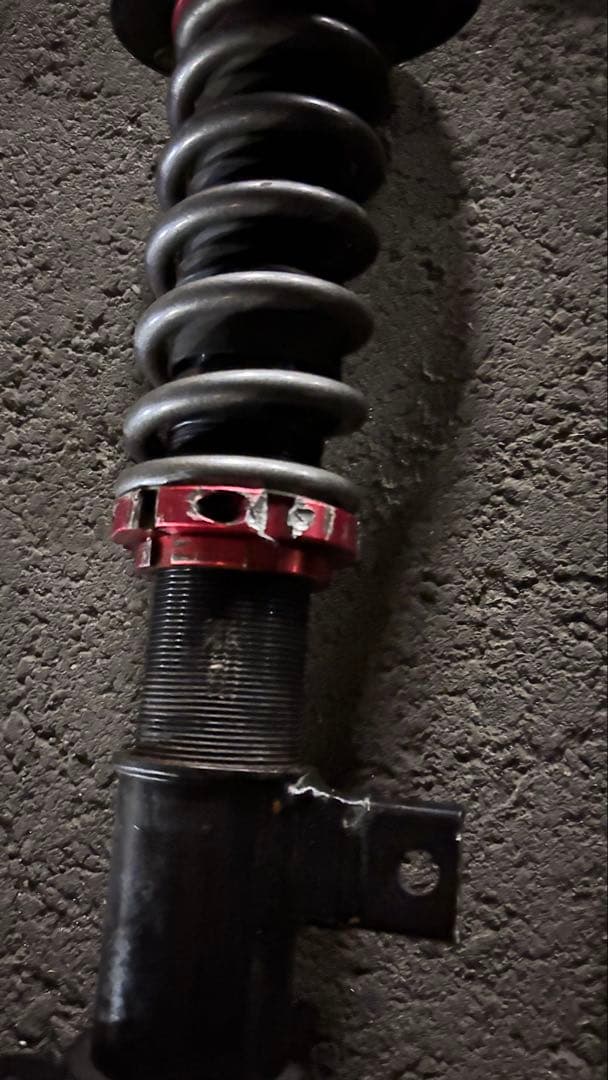 30プリウス　車高調　ピロ　BLITZ