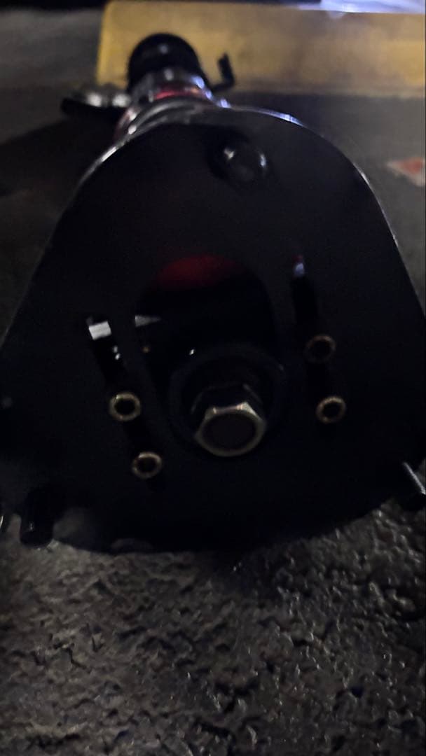 30プリウス　車高調　ピロ　BLITZ