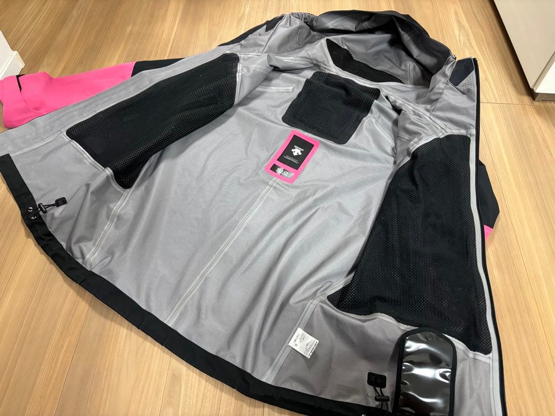 ★定価7万・22年★お洒落　選手用　デサント　スキーウエア SAJ 技術選