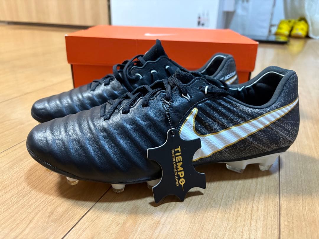 Nike Tiempo サッカーシューズ ブラック/ホワイト 箱付き