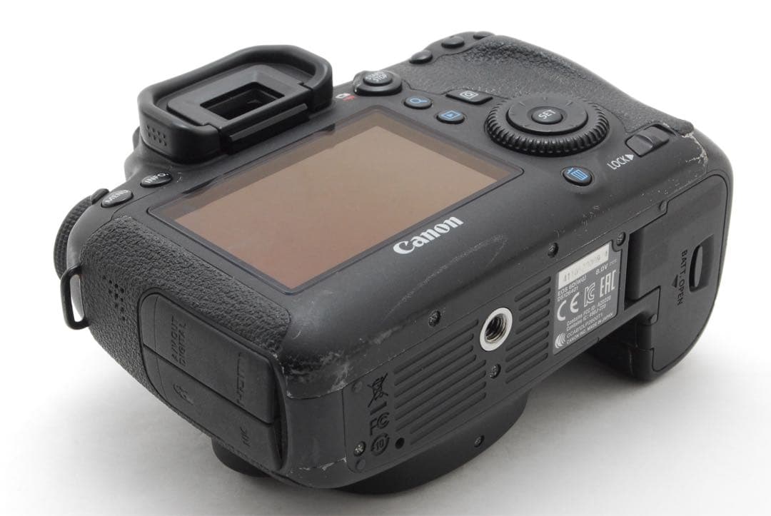 美品✨キャノン EOS 6D ボディ❤️フルサイズセンサー搭載モデル！