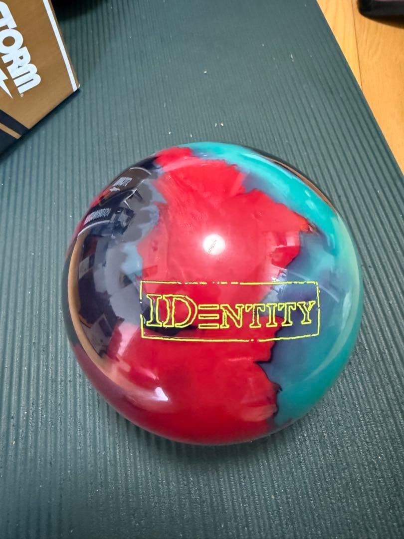 STORM IDENTITY ボウリングボール 15ポンド