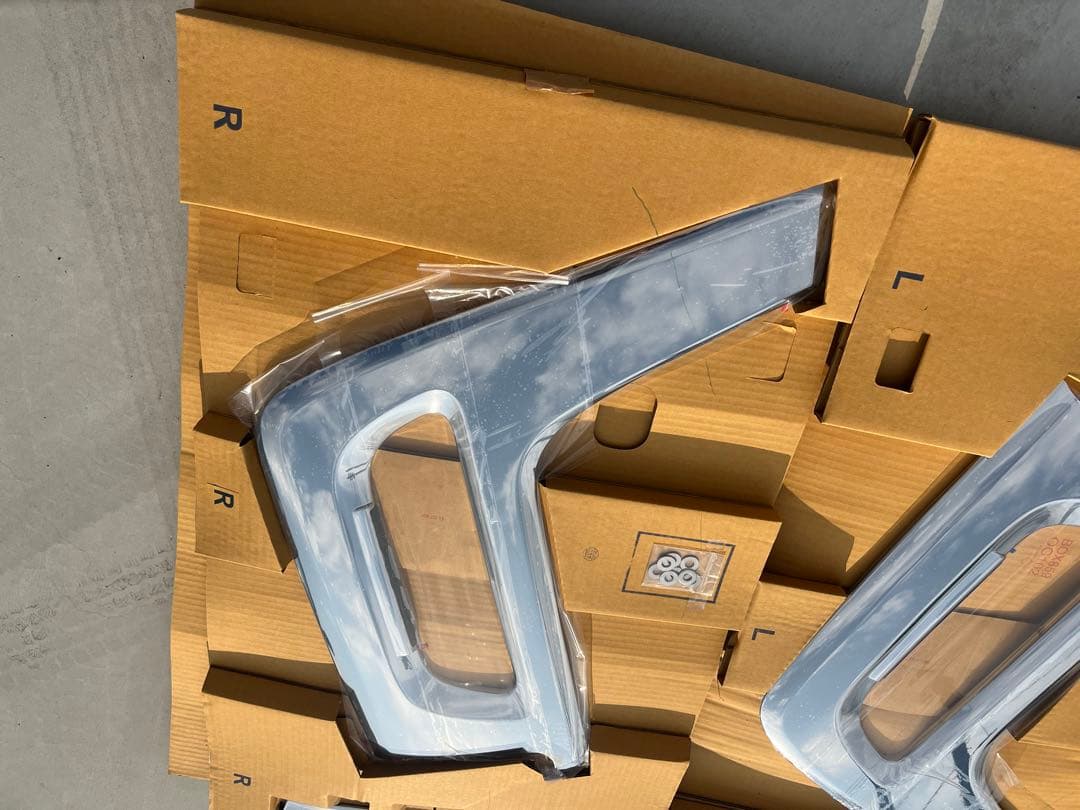 ISUZU イスズ★純正 現行 ギガ メッキサラウンドバンパーグリル 新品