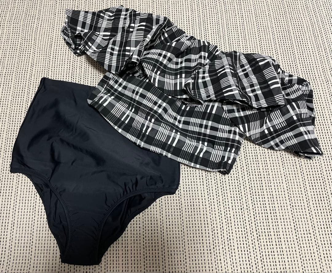 うめ！新品未使用ナゴンスタンス 水着