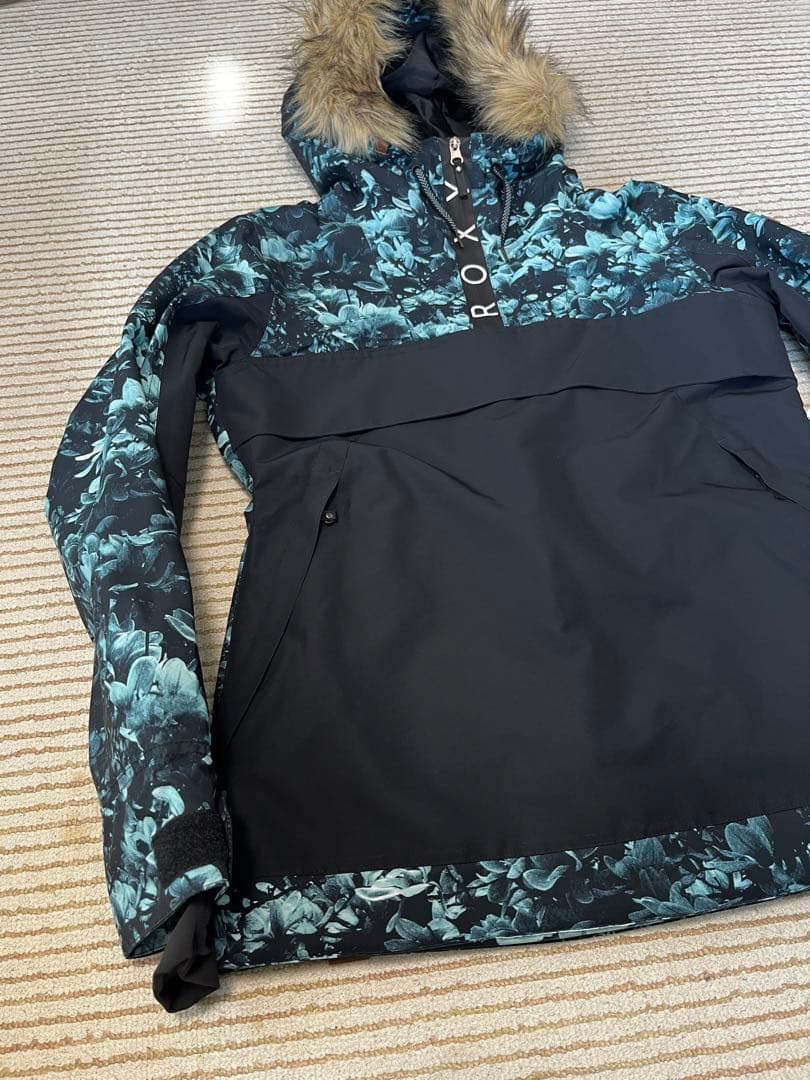 新品　ロキシー ROXY レディース S スノーボードウェア ジャケット