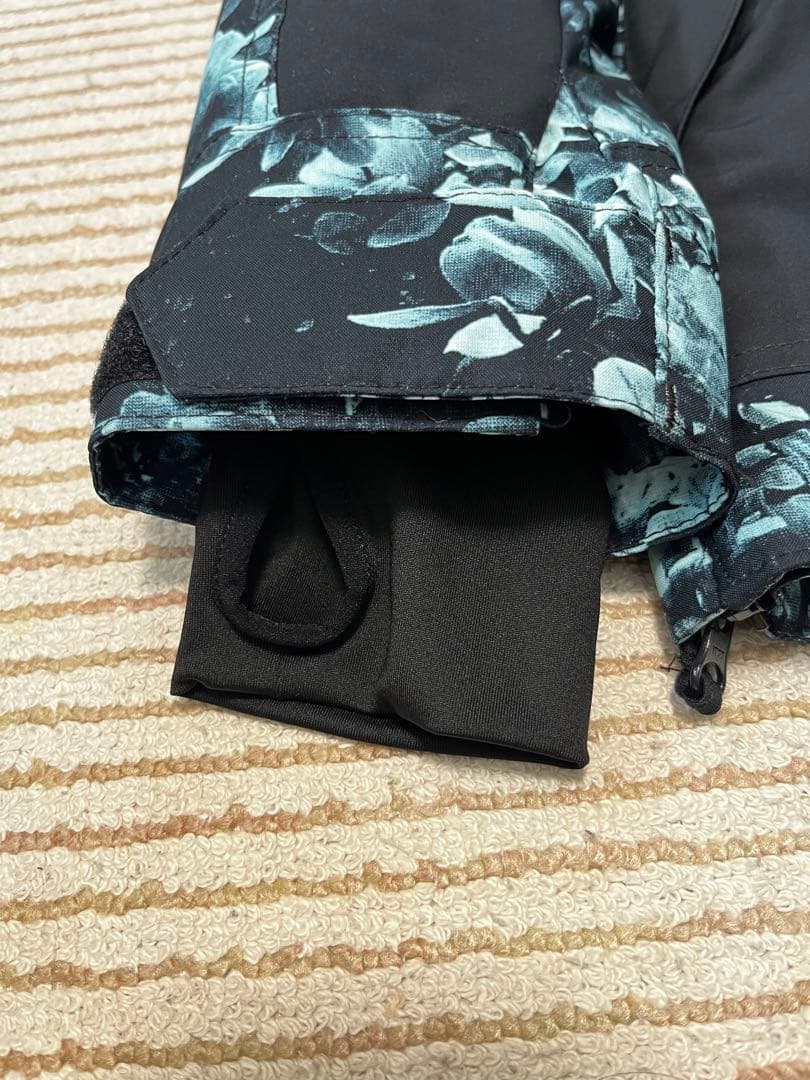 新品　ロキシー ROXY レディース S スノーボードウェア ジャケット