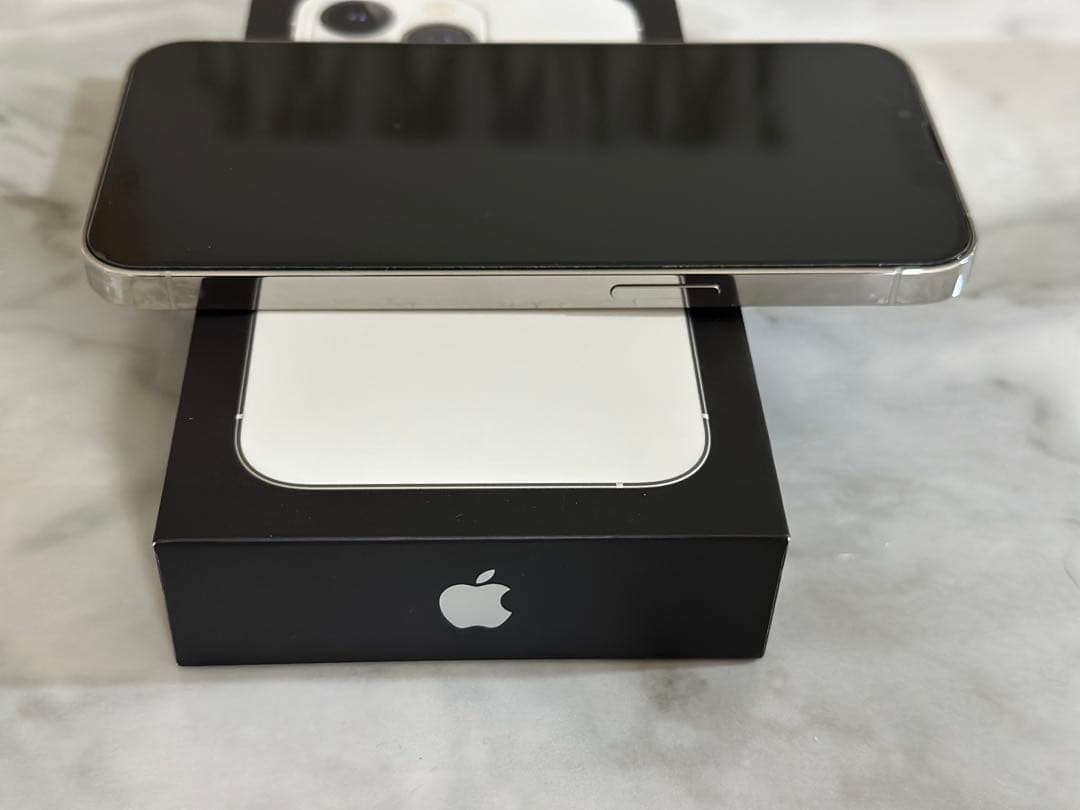 【美品】Apple iPhone 13 Pro シルバー SIMフリー　箱あり