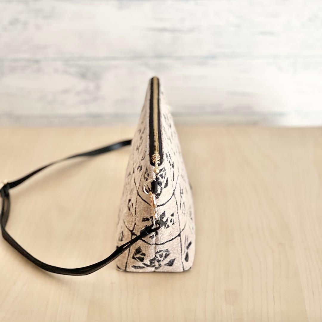 Lulu small beigeショルダーバッグMB509-163