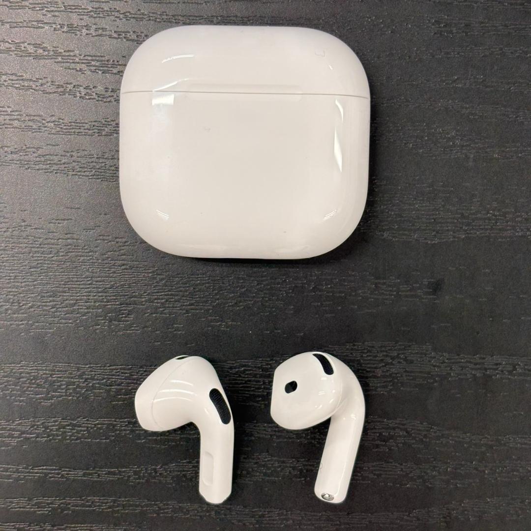 AirPods4 本体 ANC品 ホワイト 充電ケース付き ノイズキャンセリング