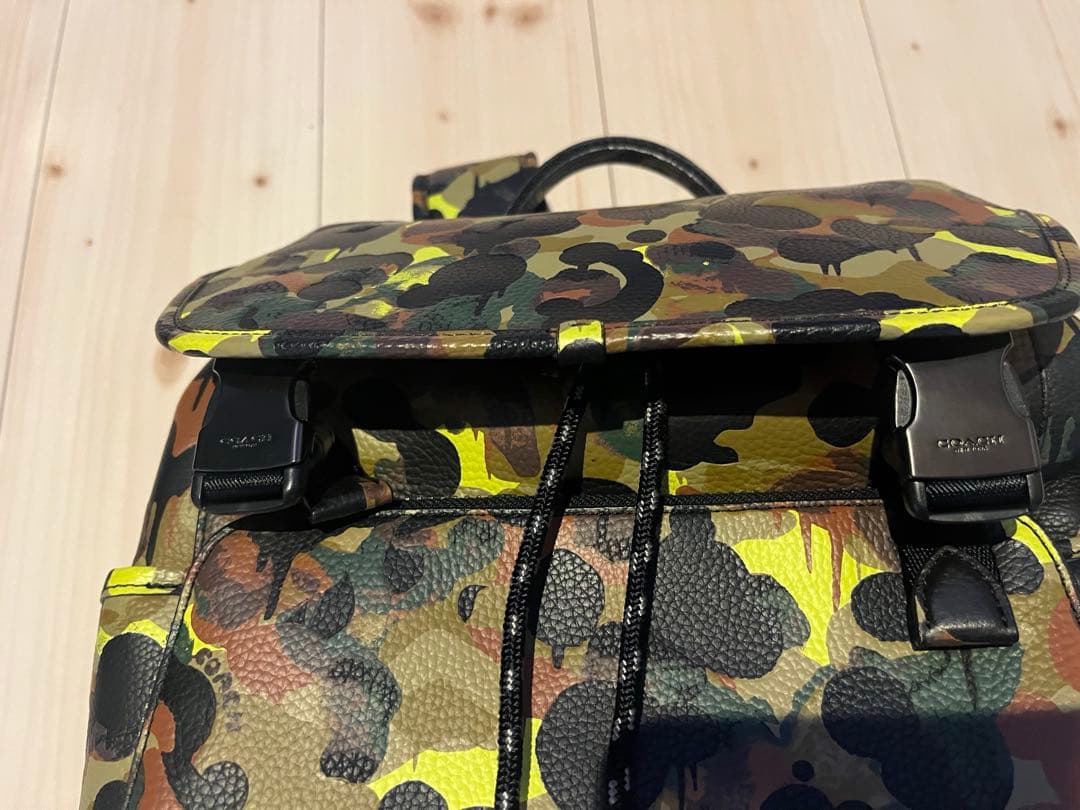 COACH 迷彩柄リュック