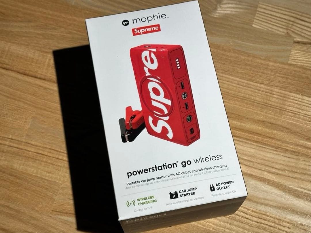 スマホアクセサリー Supreme mophie power station Go