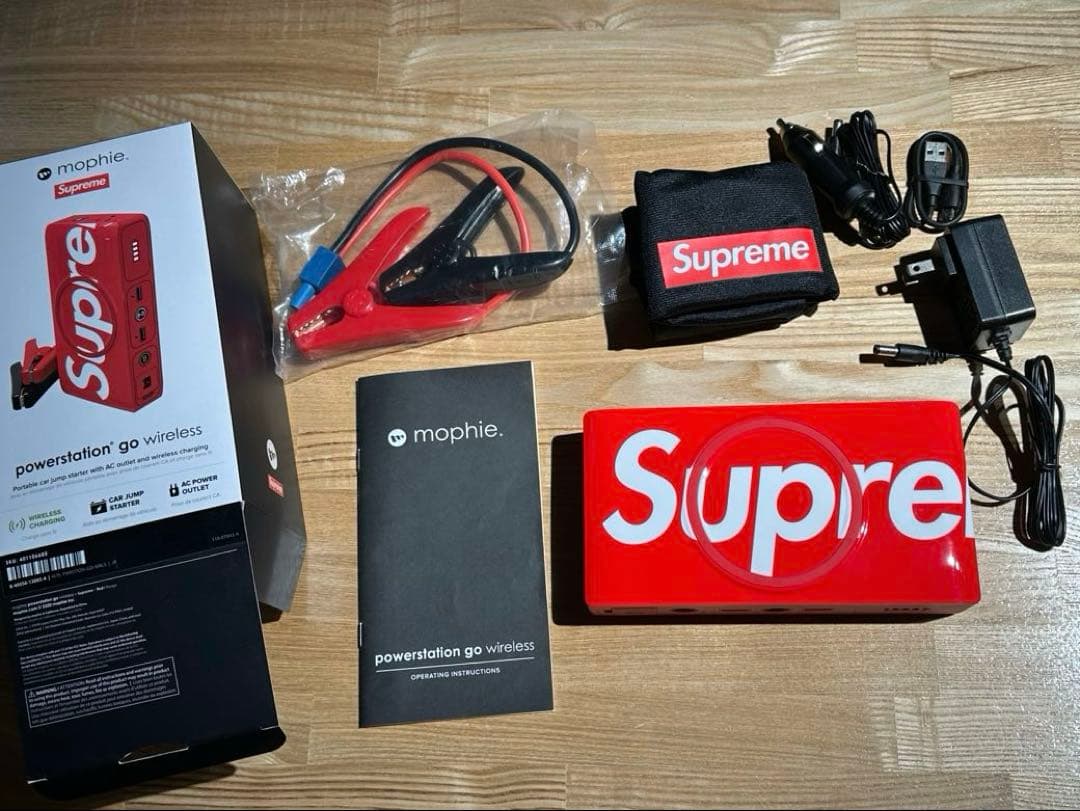スマホアクセサリー Supreme mophie power station Go