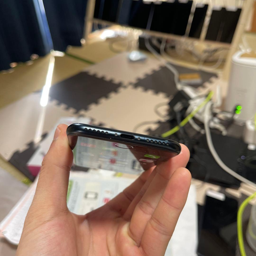 Apple iPhone SE (第3世代) ブラック