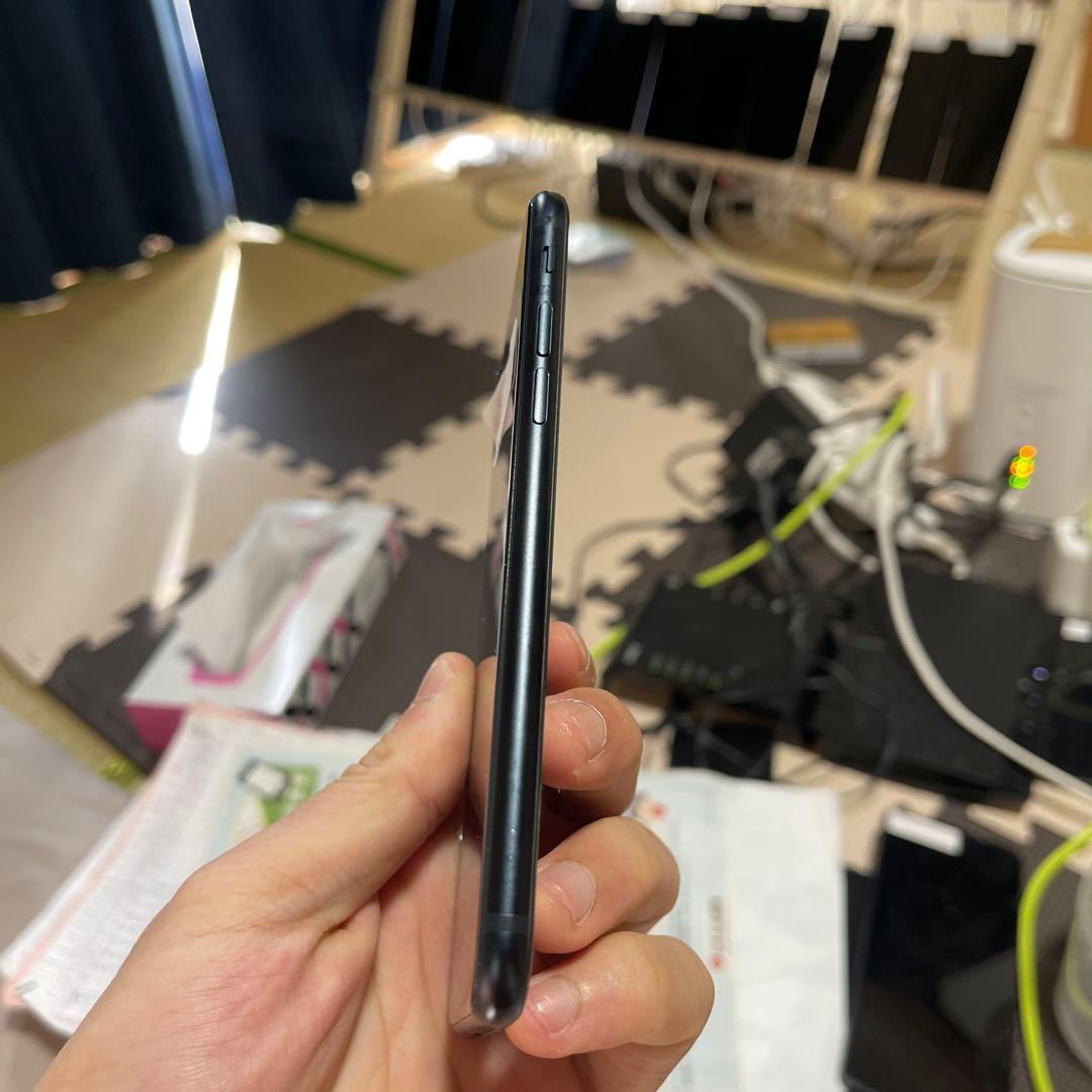 Apple iPhone SE (第3世代) ブラック