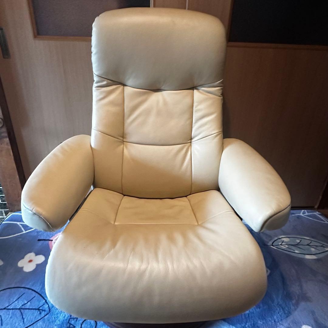 シモンズ正規品　リクライニングチェア　215Rベースチェア　バニラ色