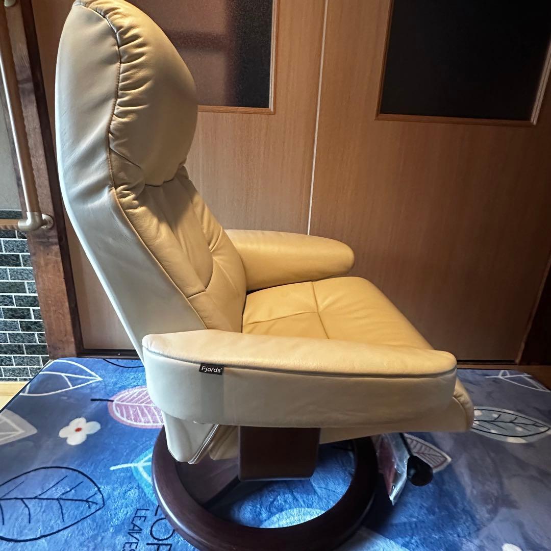 シモンズ正規品　リクライニングチェア　215Rベースチェア　バニラ色