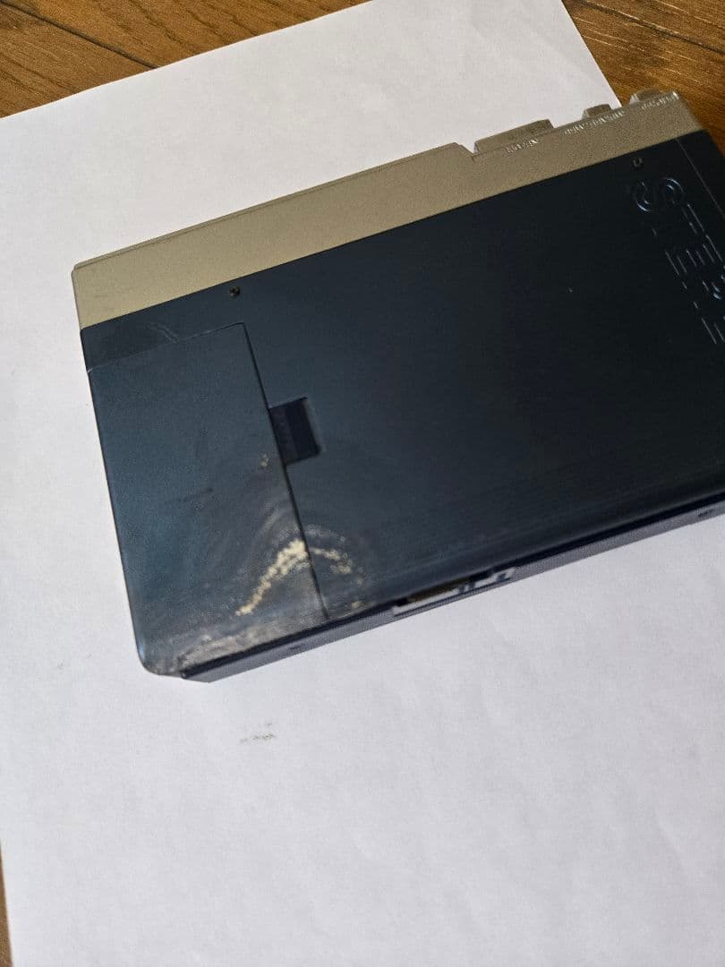 ソニー　ウォークマン　ジャンク品　イヤホン+ケース付き