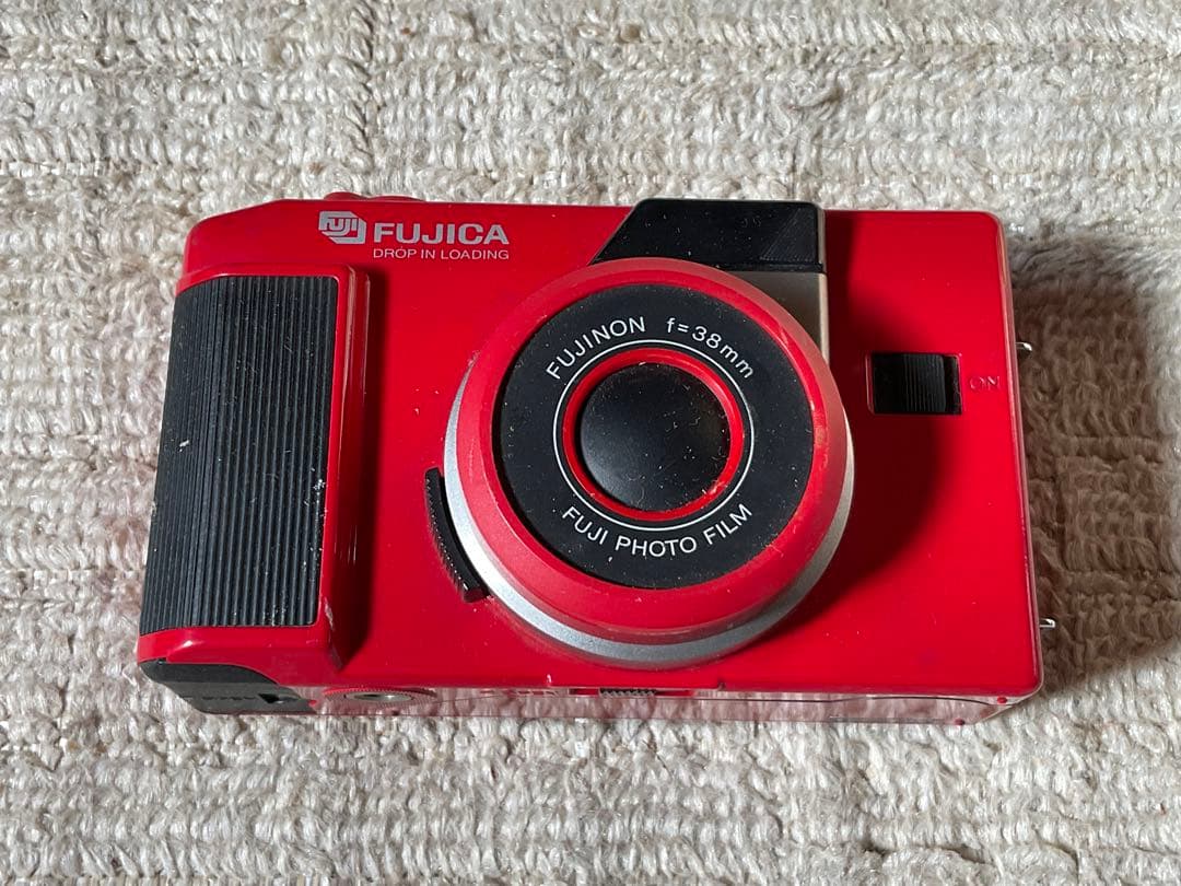 フジカ／DL-20。シャア専用フイルムカメラ。【作動確認済み　カバー説明書無し】