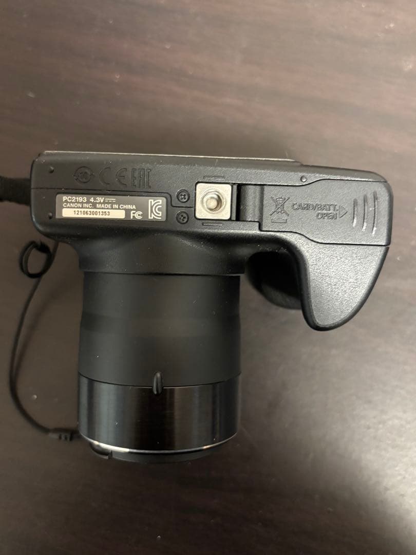 Canon PowerShot SX410 IS 本体と付属品