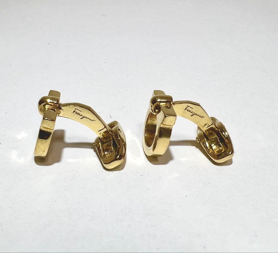 サルヴァトーレフェラガモ カフリンクス ゴールド