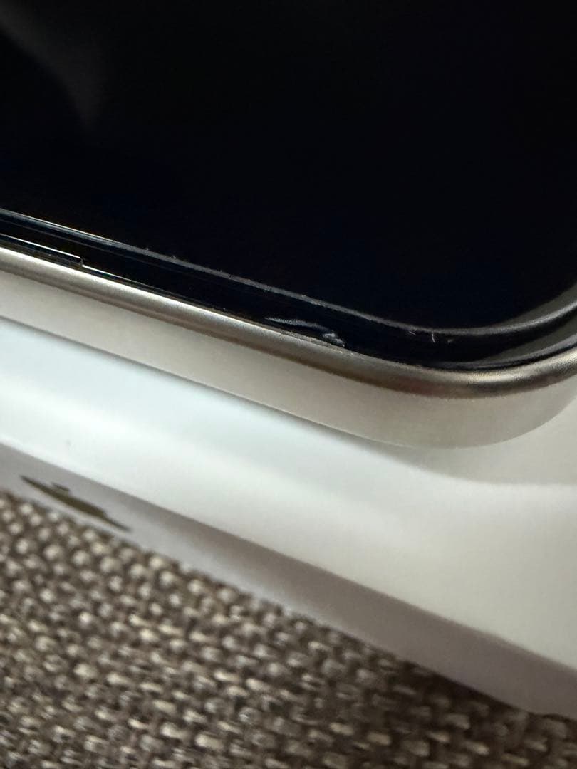 【極美品】iPhone15Pro 256GB SIMフリー 【純正ケース付】