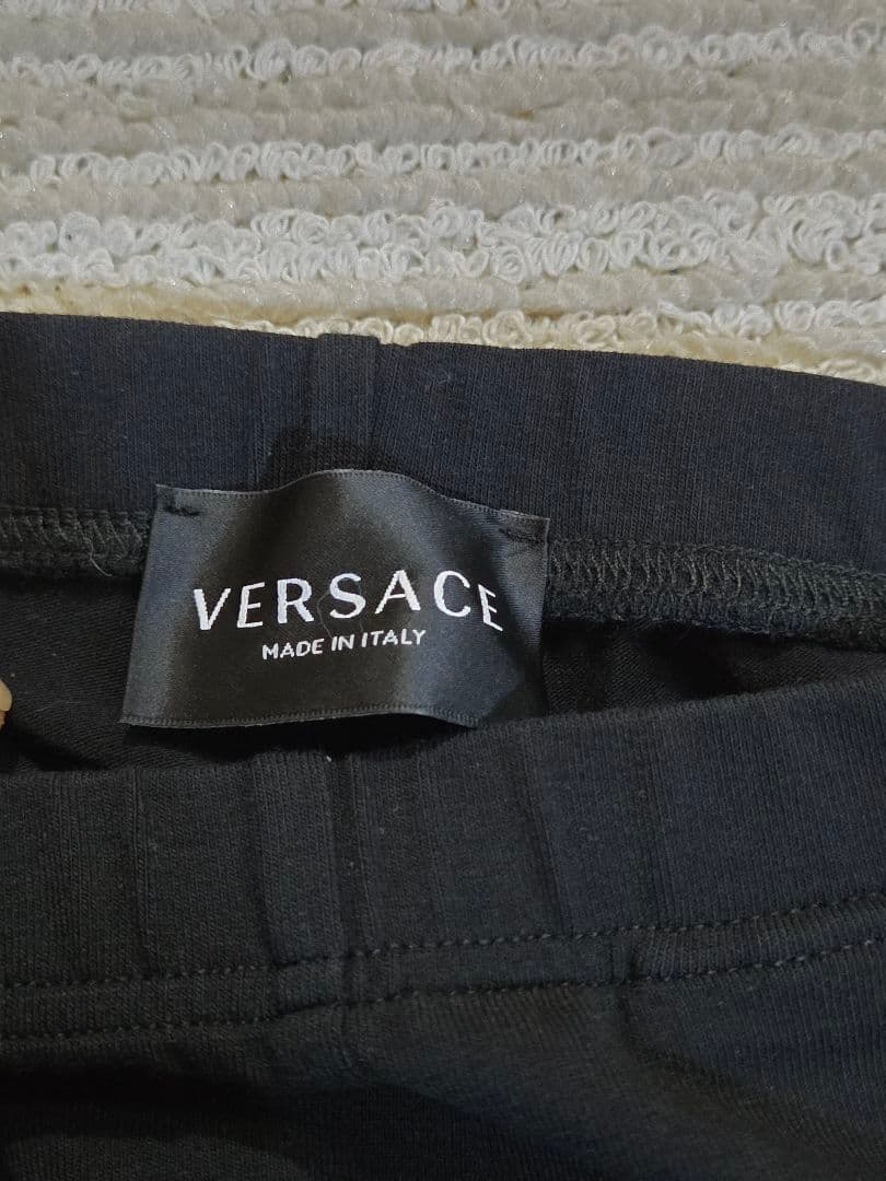 VERSACE ブラックレギンス 14A　164センチ。未使用保管品。