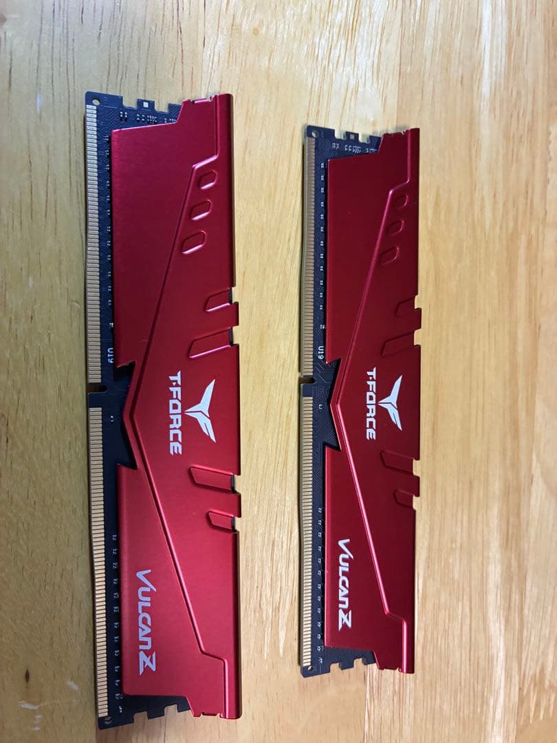 Team　DDR4-3600 PCメモリ　16GB（8GB✕2）
