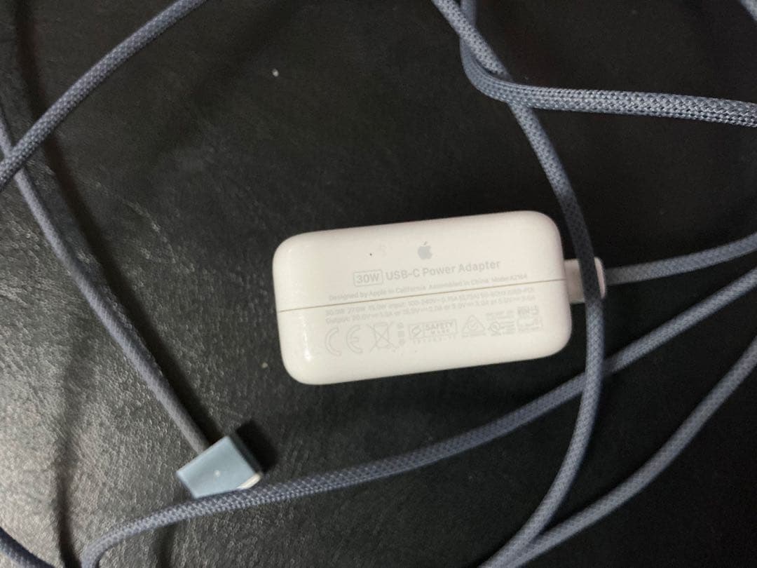 ゆ*ん様 Apple MacBook Air (M2, 2022) 充電器ケーブ