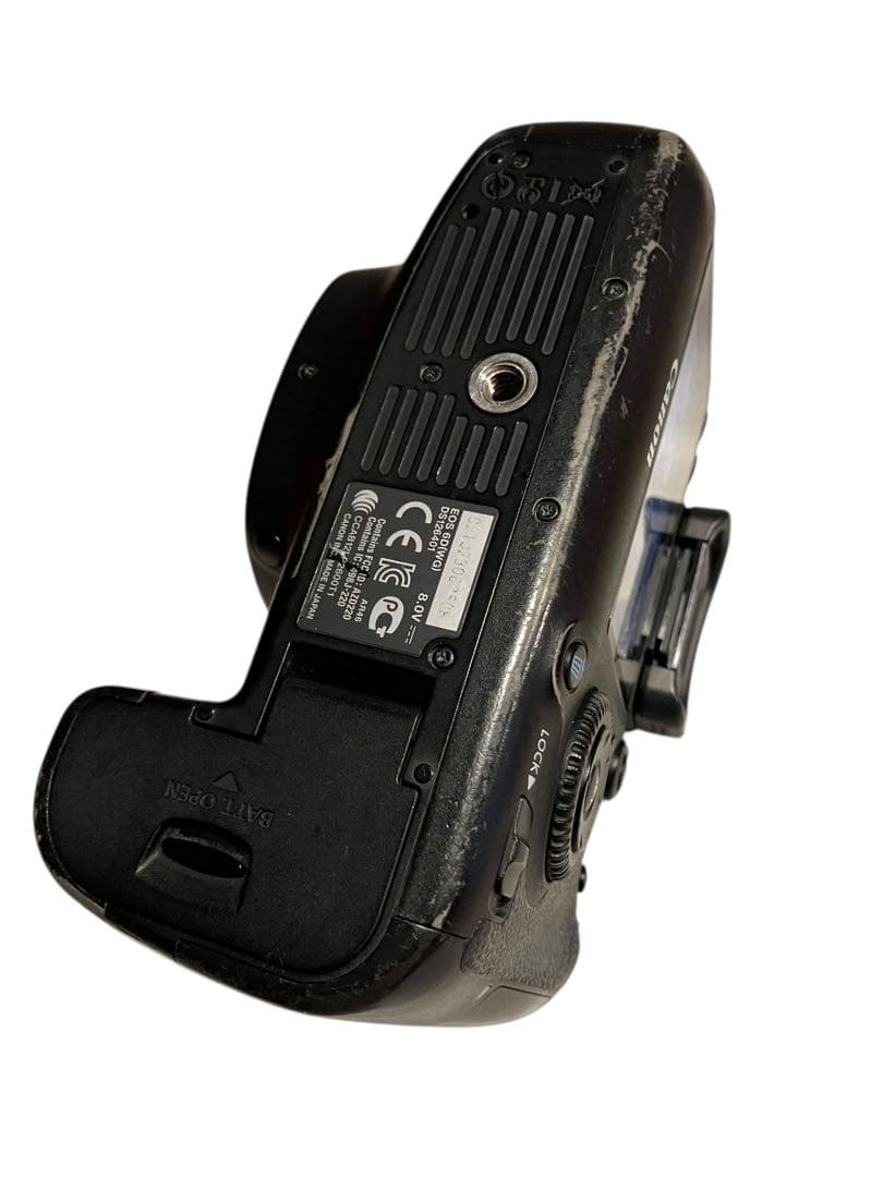 キャノンCanon 6D デジタル一眼レフ フルサイズ　本体バッテリーチャー