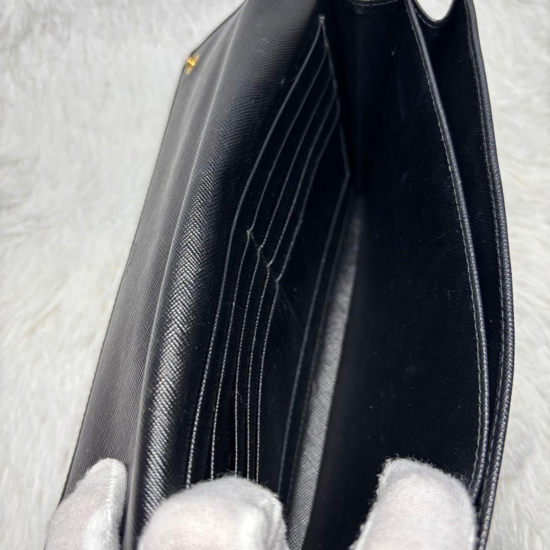 ✨美品✨ プラダ ロングウォレット 金ロゴ ポーチ クラッチバック レザー 黒