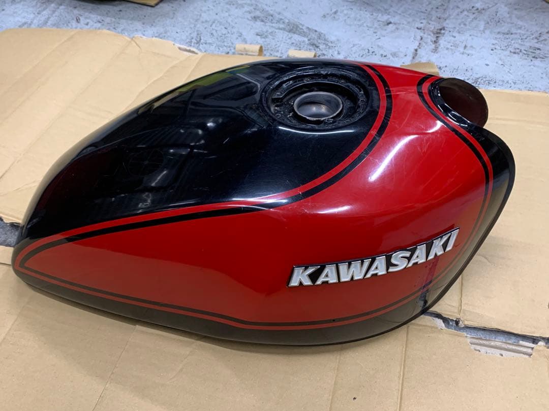 ゼファーx 純正タンク 実働外し テールカウル 社外フェンダー エンブレムセット