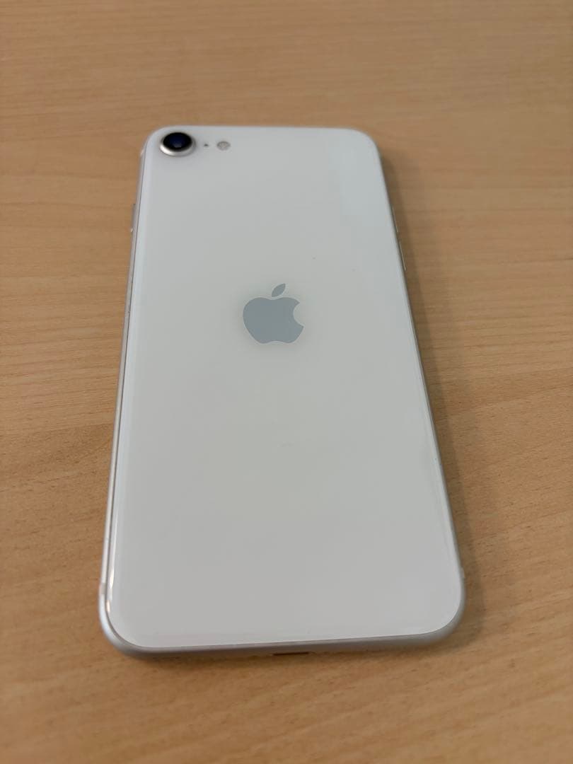 iPhoneSE (第3世代) 64GB SIMフリー スターライト