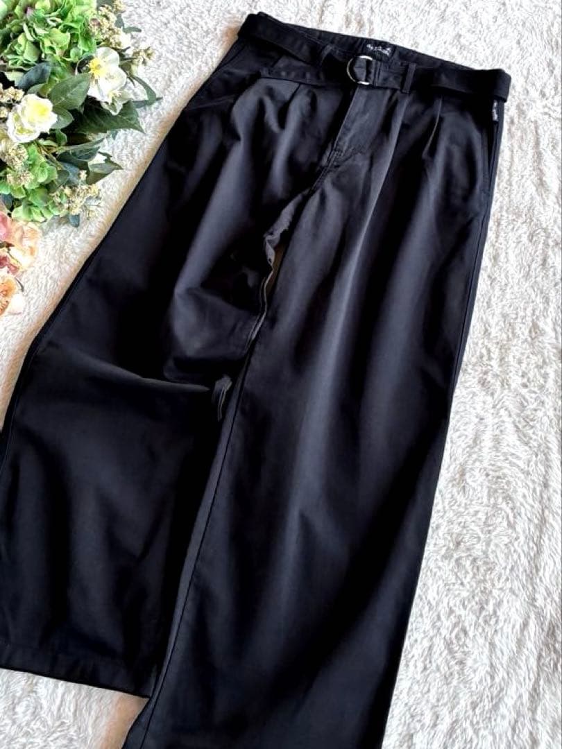 アニエス・ベーオムほぼ未使用コットン黒ワイド パンツ　ツータック　大きいサイズ