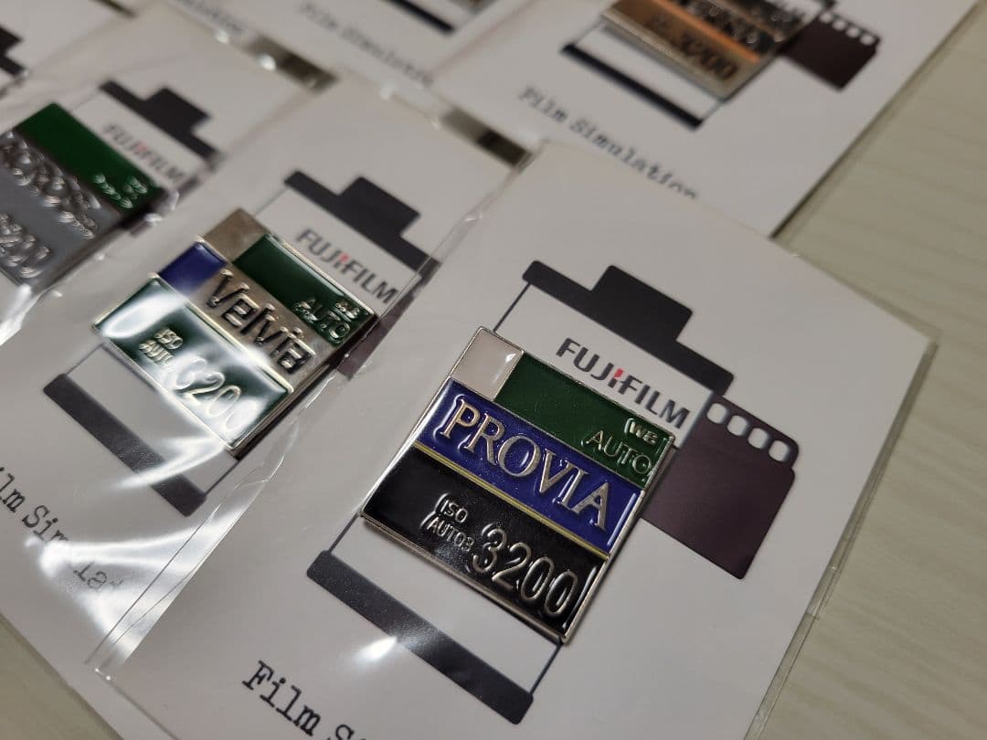 富士フィルム　ピンバッジ　9点セット