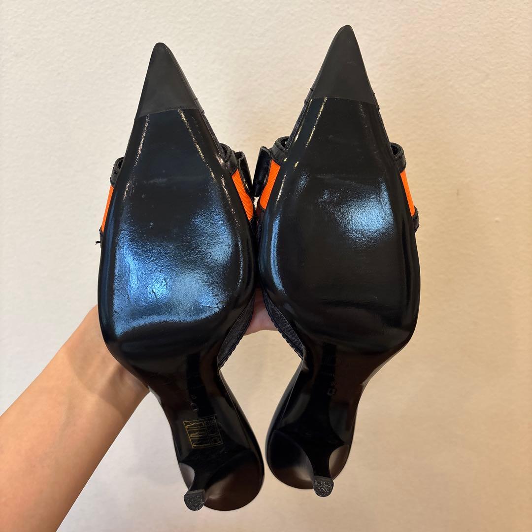Dior ポインテッドトゥミュール 黒/オレンジ
