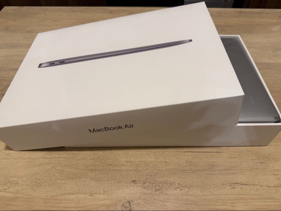 Apple MacBook Air シルバー 2020 Corei3 256GB