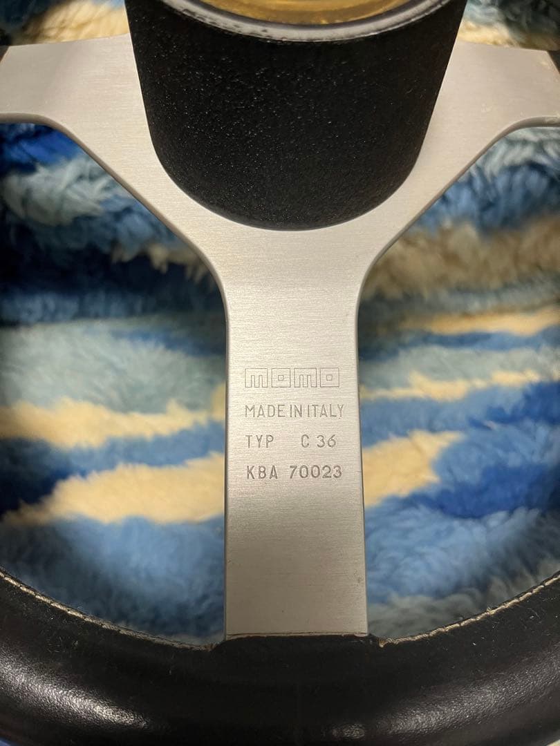 MOMO ステアリング　ボスなし