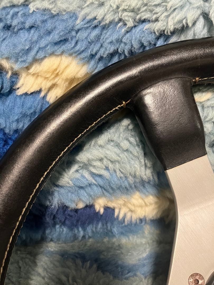 MOMO ステアリング　ボスなし