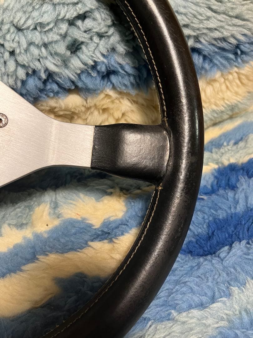 MOMO ステアリング　ボスなし