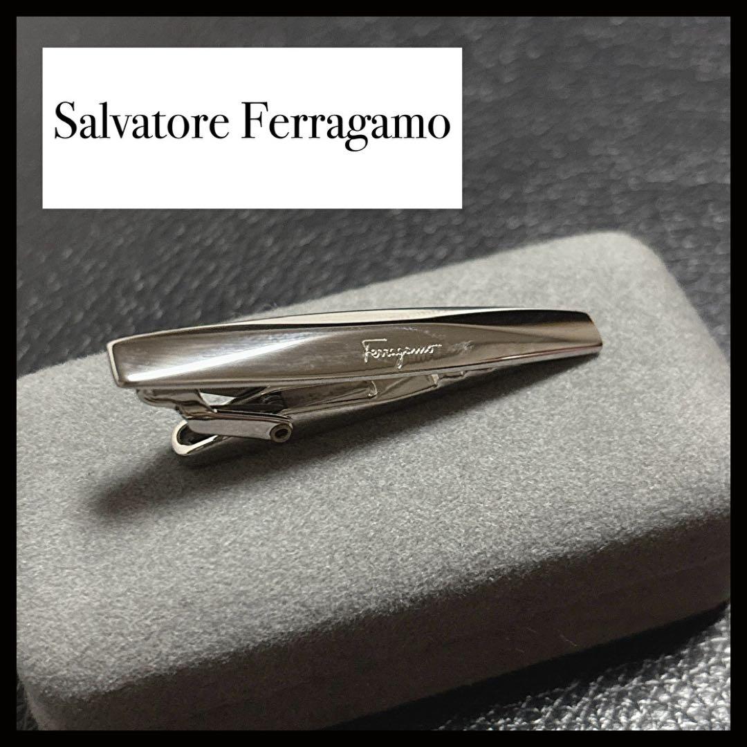 サルヴァトーレフェラガモ タイピン ロゴレタッチ 刻印 シルバー 美品