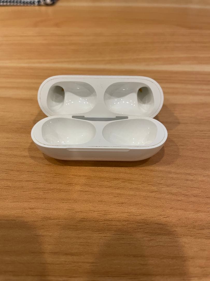 AirPods Pro 右イヤホン雑音